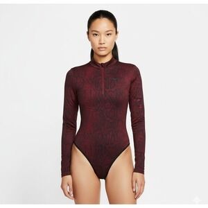 Nike Womens Maroon Snakeskin Bodysuit Medium 1/4 zip  Dri-Fit Stretch